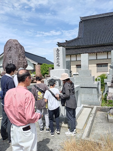 ご先祖の墓参り