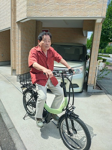 斜めから見た電動自転車