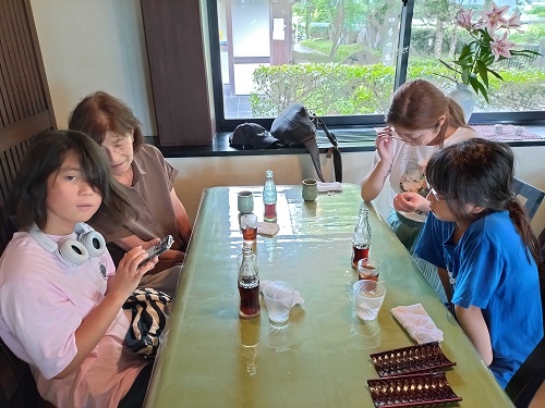 寺家ふるさと村のレストランで昼食